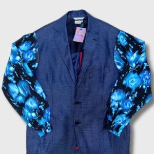 082 Crazy Blue Roses